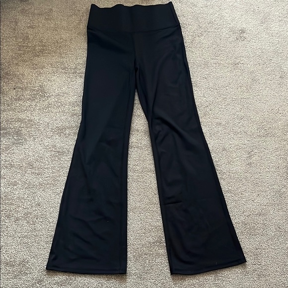 NWOT Bare by Bare Necessities Flare High Waisted Black Leggings Size Small - Picture 2 of 8